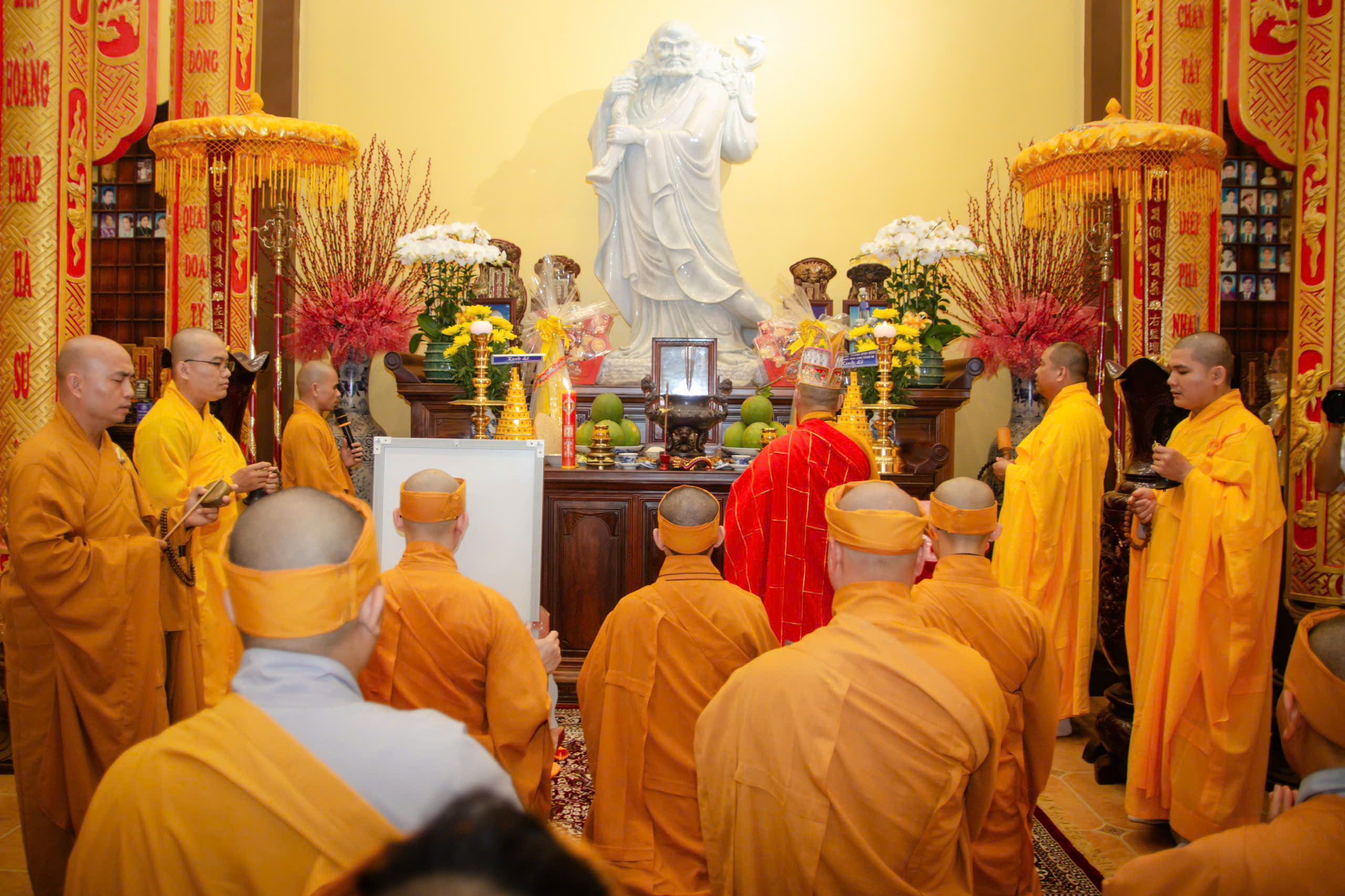 Lễ thỉnh linh mô Hòa thượng Thích Đồng Quả lễ Phật yết Tổ và đêm hoa đăng tưởng niệm